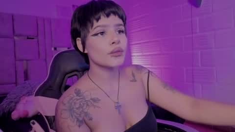 Snapshot of bonnie_anderson chatting on June 17, 2026, 9:05 pm Bonnie Anderson online show from June 17, 2026, 9:05 pm