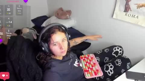 Snapshot of bonnie_moon_ chatting on April 25, 2026, 6:05 pm Bonnie Help me reach 500 likes online show from April 25, 2026, 6:05 pm