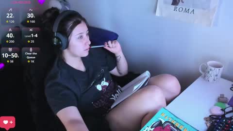 Snapshot of bonnie_moon_ chatting on May 1, 2026, 5:50 pm Bonnie Help me reach 500 likes online show from May 1, 2026, 5:50 pm