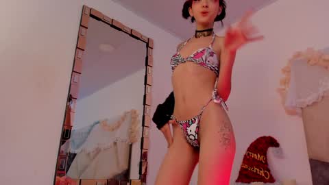 Snapshot of bonniecute_ chatting on December 13, 2024, 3:00 pm online show from December 13, 2024, 3:00 pm