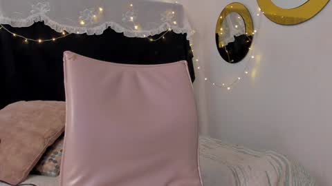 Snapshot of bonniecute_ chatting on January 17, 2025, 3:00 pm online show from January 17, 2025, 3:00 pm