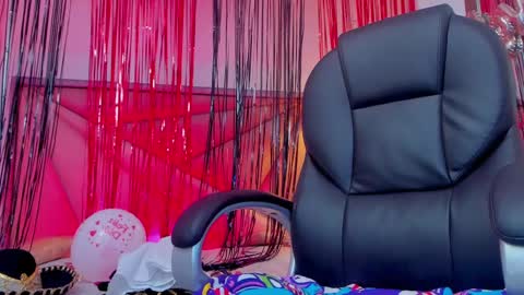 Snapshot of bonniecute_ chatting on February 15, 2025, 7:27 am online show from February 15, 2025, 7:27 am