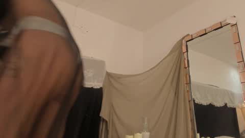 Snapshot of bonniecute_ chatting on September 18, 2025, 12:12 am online show from September 18, 2025, 12:12 am