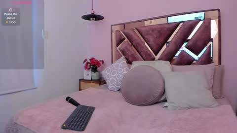 Snapshot of bonny_jones2 chatting on September 22, 2025, 7:05 pm Bonny Jones online show from September 22, 2025, 7:05 pm