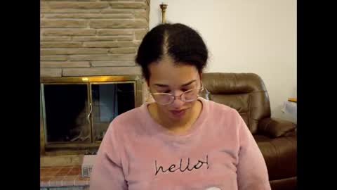 Queen Bon Vivantt online show from October 24, 2025, 1:18 pm