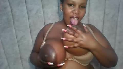 Snapshot of boobberry01 chatting on June 4, 2026, 2:39 am Berry online show from June 4, 2026, 2:39 am
