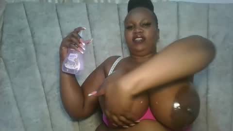 Snapshot of boobberry01 chatting on June 9, 2026, 1:28 am Berry online show from June 9, 2026, 1:28 am