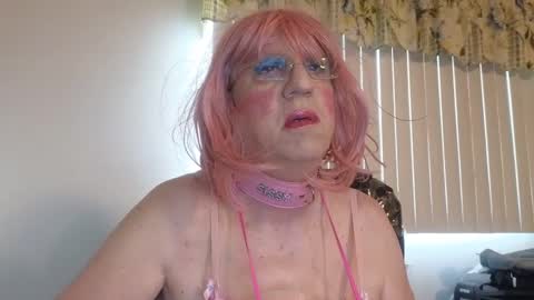 sissy slut boobi online show from September 8, 2025, 9:58 pm