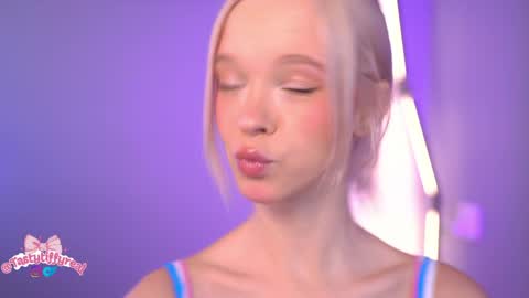 Snapshot of boobybliss chatting on May 11, 2026, 8:20 am Alina online show from May 11, 2026, 8:20 am
