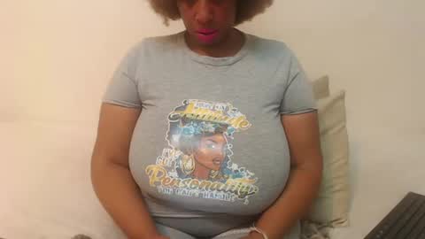 boobyqueen online show from February 18, 2025, 9:09 pm