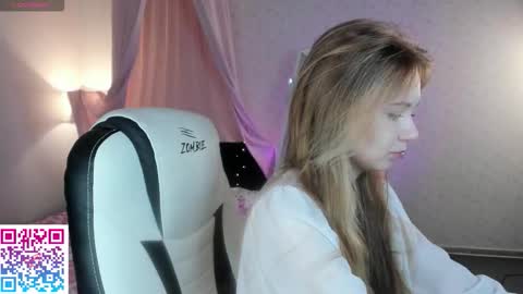 Milena online show from October 3, 2025, 2:41 am