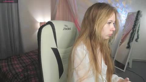 Milena online show from December 2, 2025, 2:39 am