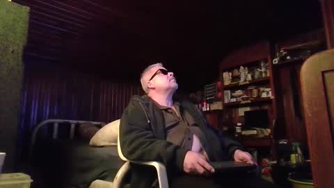 Booshwa online show from October 21, 2025, 6:08 pm