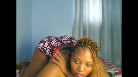 Snapshot of booty_panther chatting on October 15, 2025, 6:02 am sandrah online show from October 15, 2025, 6:02 am