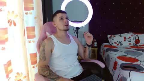 booyhott_ online show from October 31, 2025, 6:53 pm