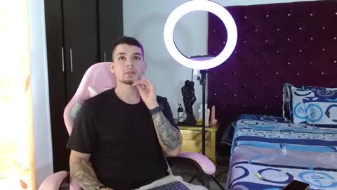 booyhott_ online show from November 5, 2025, 6:52 pm