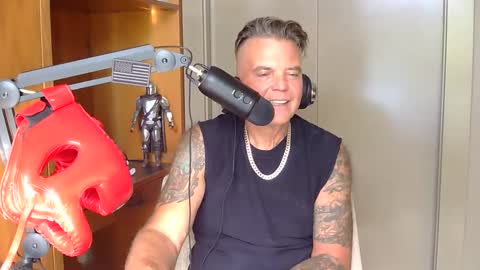 BOSS online show from October 2, 2025, 6:26 pm