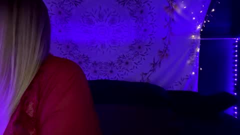 BossMom online show from January 7, 2025, 2:10 am