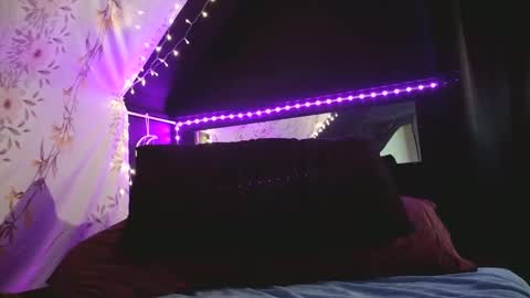 BossMom online show from February 26, 2025, 1:53 am