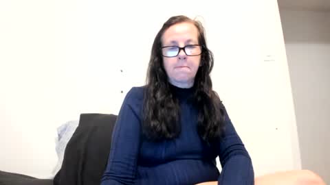 Snapshot of bossypeachgoddess chatting on July 8, 2026, 11:04 am Bossy Peach Goddess online show from July 8, 2026, 11:04 am