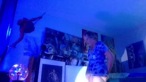 Bottomboo7 online show from October 25, 2025, 12:02 pm