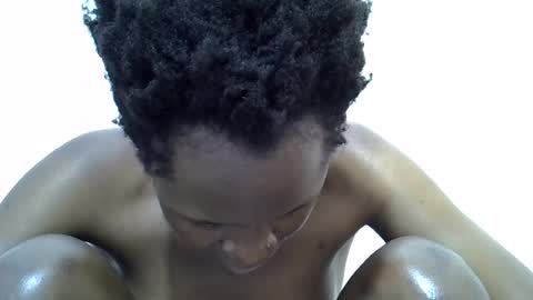 Snapshot of bouncy_vee chatting on June 17, 2026, 1:12 pm bouncy_vee online show from June 17, 2026, 1:12 pm