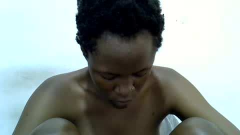 Snapshot of bouncy_vee chatting on July 20, 2026, 11:23 am bouncy_vee online show from July 20, 2026, 11:23 am