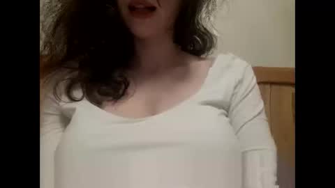 Snapshot of bouncyqueenmajesty chatting on June 1, 2026, 7:15 pm Bouncy Queen Majesty online show from June 1, 2026, 7:15 pm