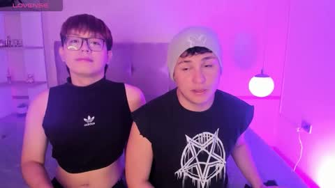 boy2boy_aheat online show from October 11, 2025, 12:26 pm