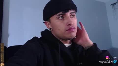 boy_nauthy online show from October 12, 2025, 11:42 am