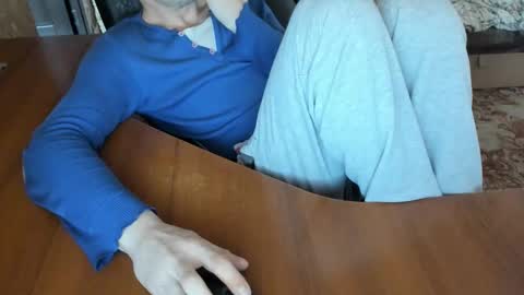 BoyApollon online show from January 8, 2026, 8:27 am