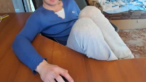 BoyApollon online show from January 15, 2026, 10:42 am