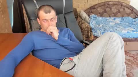 BoyApollon online show from April 18, 2026, 6:50 am