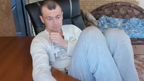 BoyApollon online show from April 19, 2026, 4:56 am