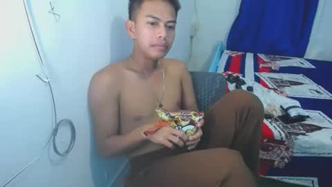 boyax16 online show from December 25, 2024, 8:07 pm