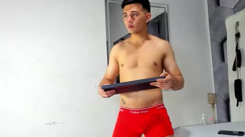 Snapshot of boyhot_mio chatting on February 20, 2026, 2:52 am boyhot_mio online show from February 20, 2026, 2:52 am