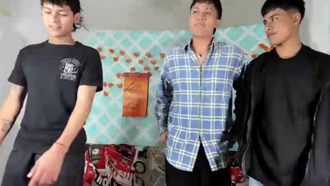 boys4hot_777 online show from February 8, 2025, 7:05 pm