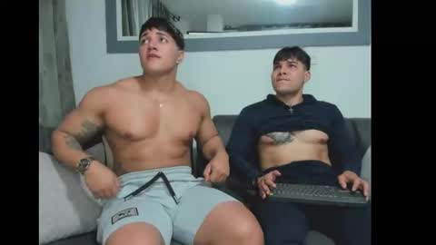 boys_blackandwhite online show from January 21, 2025, 12:57 am