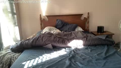 Snapshot of boysetsfire34 chatting on March 11, 2025, 1:34 pm boysetsfire34 online show from March 11, 2025, 1:34 pm