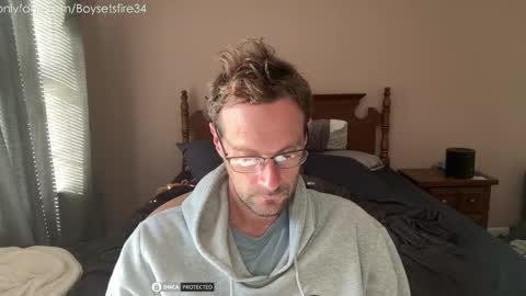 Snapshot of boysetsfire34 chatting on October 10, 2025, 3:44 pm boysetsfire34 online show from October 10, 2025, 3:44 pm