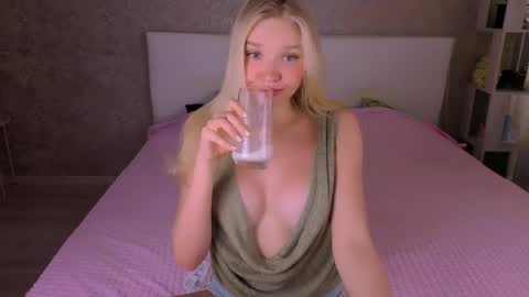 BoysLoveBlondee online show from May 22, 2026, 9:26 am