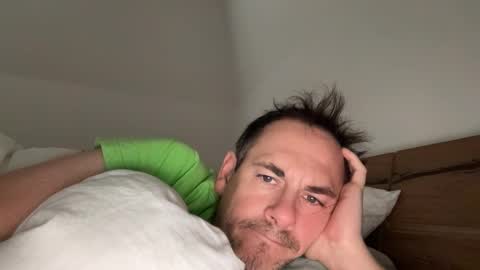 boytoyhh online show from December 2, 2025, 8:08 am