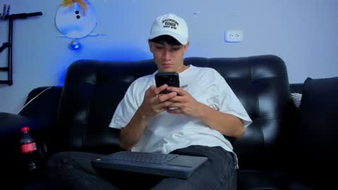 Paul and Max online show from December 10, 2024, 8:27 pm