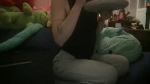 boywithbug online show from February 4, 2025, 12:19 am