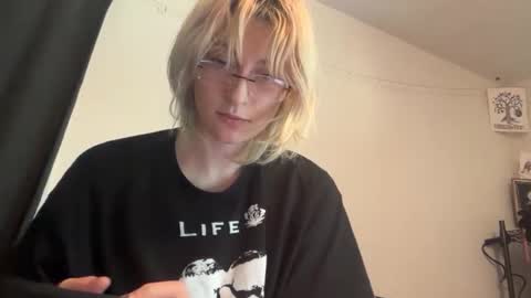 boywithbug online show from June 3, 2026, 5:18 pm
