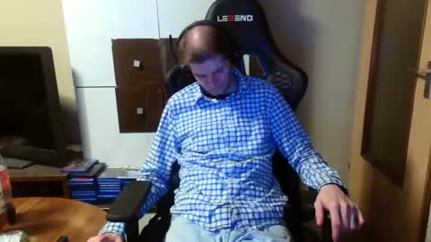 Snapshot of bponie1 chatting on December 28, 2024, 5:12 am bponie1 online show from December 28, 2024, 5:12 am