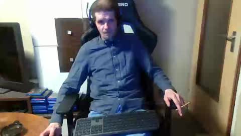 Snapshot of bponie1 chatting on December 31, 2024, 3:34 am bponie1 online show from December 31, 2024, 3:34 am