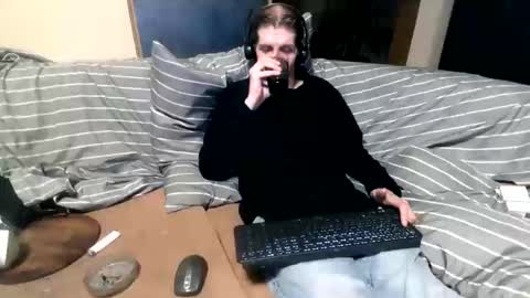 Snapshot of bponie1 chatting on September 11, 2025, 1:17 am bponie1 online show from September 11, 2025, 1:17 am