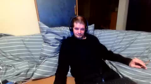 Snapshot of bponie1 chatting on September 15, 2025, 12:21 am bponie1 online show from September 15, 2025, 12:21 am