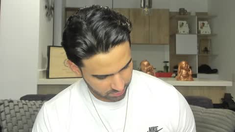 bradleymartin7 online show from February 3, 2025, 11:36 pm